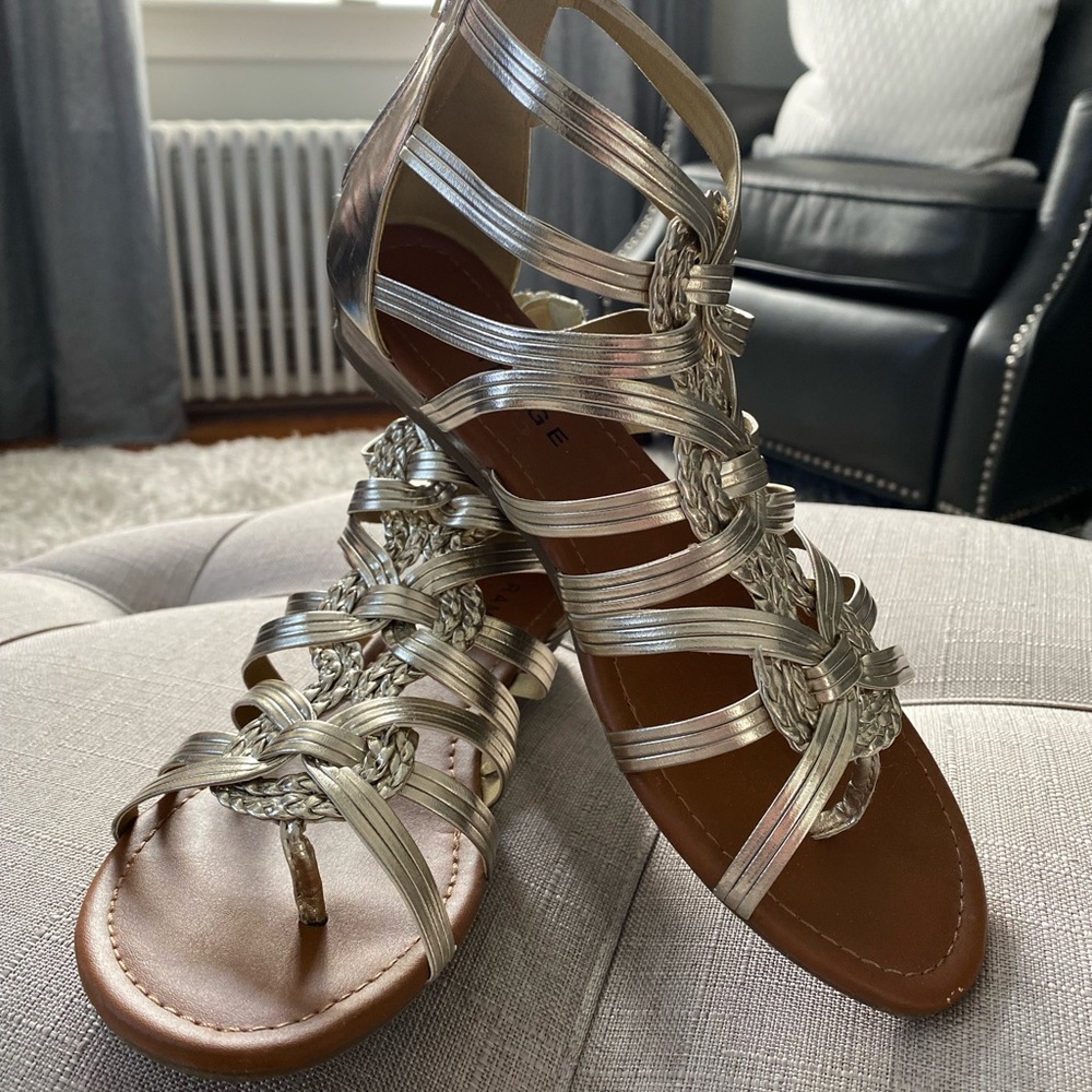 Rampage size 6 in gold!